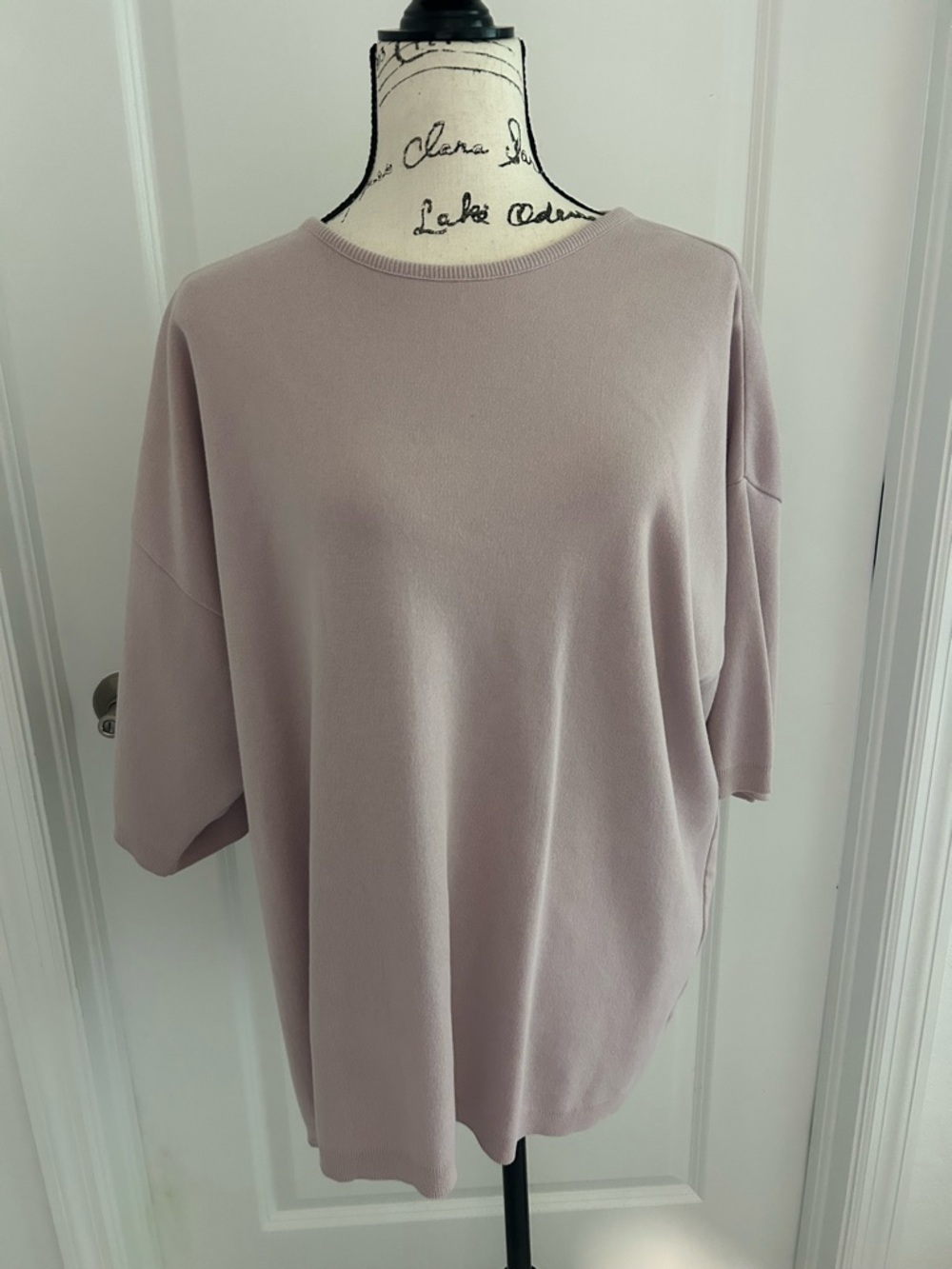 Relaxed Crewneck Short-Sleeve Tee in Dusty Mauve